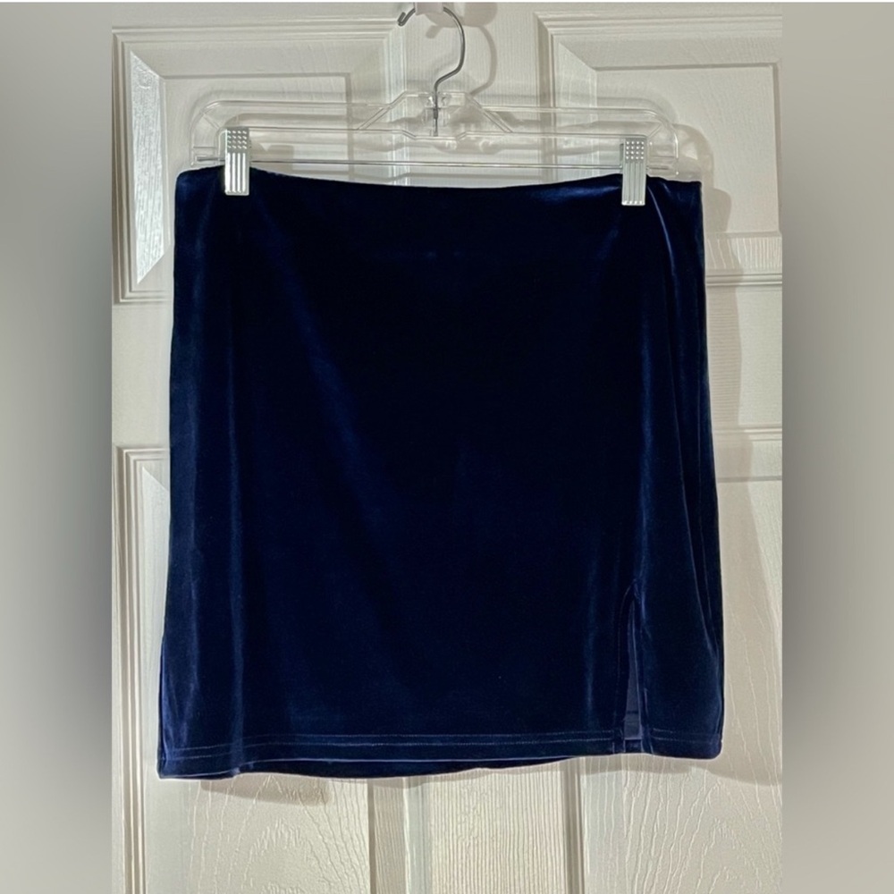 Crushed velvet navy blue skirt